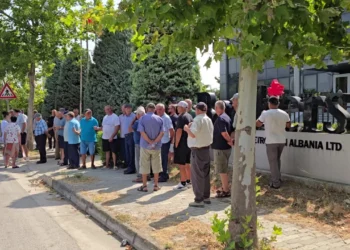Kërkojnë qiranë, banorët e Patos-Marinzë protestojnë para Bankers Petroleum