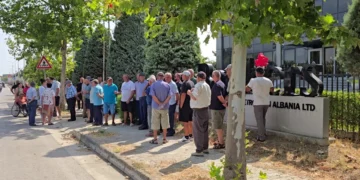 Kërkojnë qiranë, banorët e Patos-Marinzë protestojnë para Bankers Petroleum