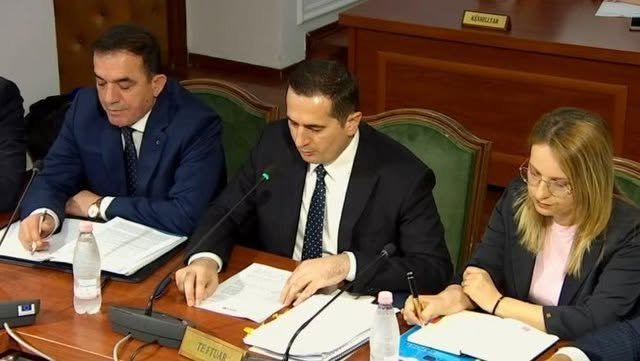 Trondit kreu i SPAK, thotë se në Polici ka njerëz me probleme me ligjin: Arrestojmë vetë se duam pavarësi!