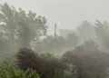 Stuhi të forta godasin Shqipërinë të premten, rrezik në Tiranë, Durrës, Elbasan dhe juglindje