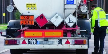 LIGJI I RI/ Gjoba deri në 1 milion lekë dhe bllokim i kamionëve me mallra të rrezikshme