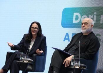 Çfarë tregon mbivlerësimi i lekut për ekonominë shqiptare?