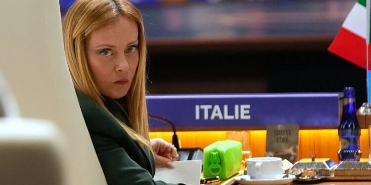 Kriza e emigrantëve, Italia mbyll kufijtë dhe pezullon Shengenin me Spanjën