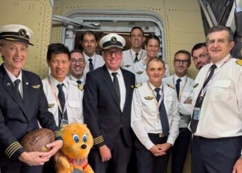 HISTORIKE/ Avioni Airbus A350-1000 i Qantas në ajër për 19 orë nga Franca në Australi