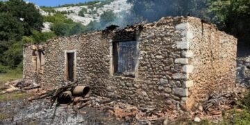 Zjarri u mori jetën nënës dhe dy fëmijëve, Presidenti Begaj reagon pas tragjedisë në Domën të Shkodrës