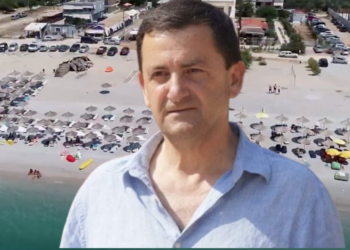 VIDEO/ “As dy gisht plazh publik këtë vit”, gazetarja denoncon zhulin dhe babëzinë e çadrave në Livadh