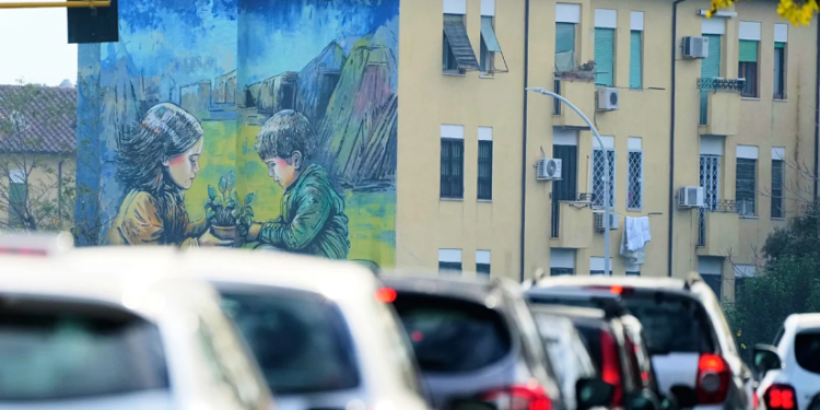 Jetesa pranë rrugëve me trafik të rënduar mund të rrisë rrezikun për sëmundjen e Parkinsonit