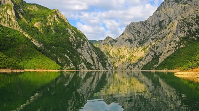 Media spanjolle: Shqipëria, destinacioni më ekonomik për pushime