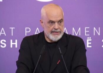 Mbledhja e Grupit të PS, Rama merr fjalën:Kam dy dokumente për reflektimin mbi bulevardin e flamingove