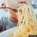 Pica, makarona, patate dhe proteina, si u bënë fëmijët italianë obezë