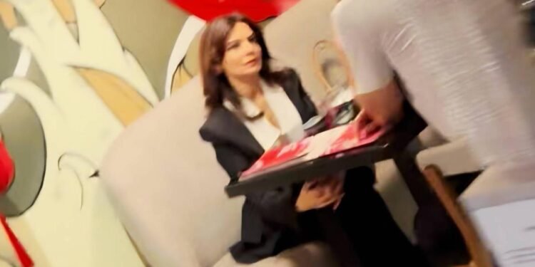 Spiropali në kafe pranë Parlamentit, takimi që po “çmend” socialistët pas thirrjes për reflektim ndaj protestave