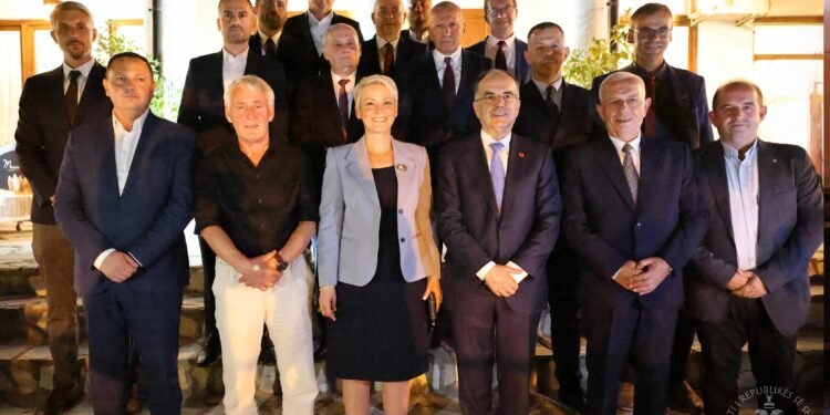 “Të drejtat e shqiptarëve të duhet të respektohen”, Presidenti Begaj bën bashkë aktorët politikë në Luginën e Preshevës