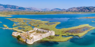 ”SiViaggia”: Një kështjellë mbi ujë, kalaja e Ali Pashës simbol i historisë shqiptare