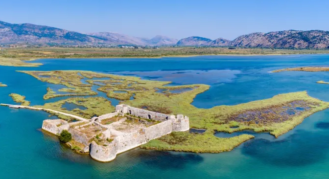 ”SiViaggia”: Një kështjellë mbi ujë, kalaja e Ali Pashës simbol i historisë shqiptare
