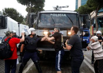 Protestat, Policia tender urgjent 2 milionë euro për pajisje policore