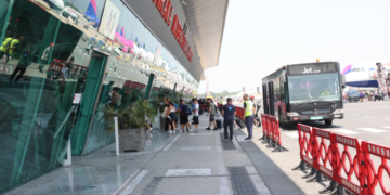 Deri në 56 mijë pasagjerë në ditë, policia plan masash për flukset në aeroportin e Rinasit