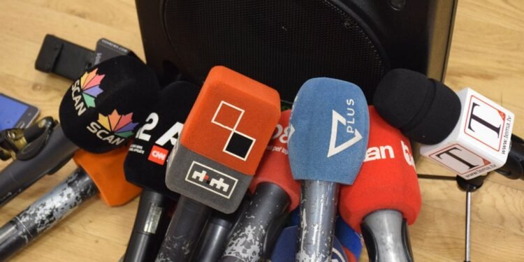 Televizionet që kanë fondet më të larta të pagave, sa paguhen mesatarisht gazetarët e TV