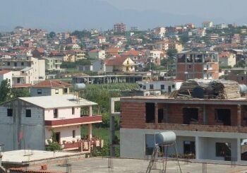 Prishja e godinave pa leje, Strasburgu vendos precedentin: Kush ka shkelur lejen nuk merr DËMSHPBËRBLIM edhe nëse është me HIPOTEKË