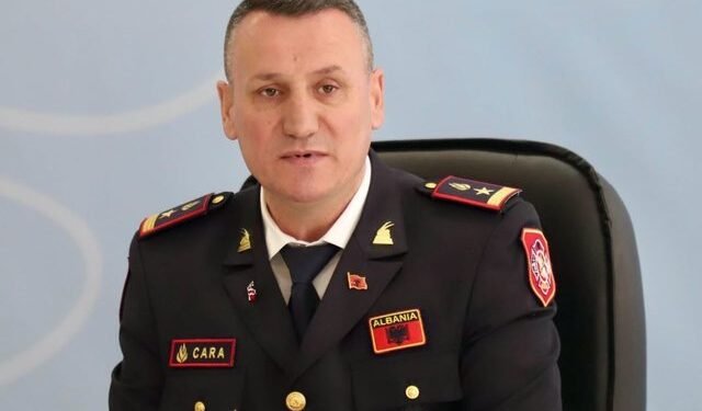 ÇUDIA/ Kreu i zjarrfikësve dorëhiqet në kulmin e zjarreve në vend