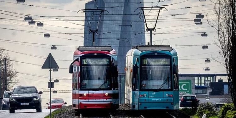 Transporti, sipas standardeve të BE-së. Miratohen rregullat e reja për rrjetin TEN-T, afate për modernizimin e infrastrukturës