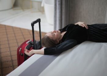 Fenomeni i çuditshëm, pse nuk flemë mirë natën e parë në një hotel