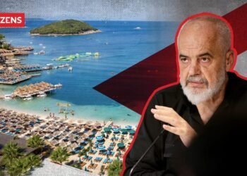 Plazhi publik nuk është falas siç premtoi Rama: Bashkitë tarifojnë çadra dhe shezlongë