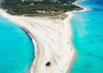 Plazhi shqiptar mes 10 plazheve të Europës ku duhet shkuar patjetër