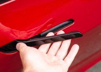 Probleme me dorezat, Tesla tërheq miliona makina nga tregu
