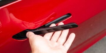 Probleme me dorezat, Tesla tërheq miliona makina nga tregu