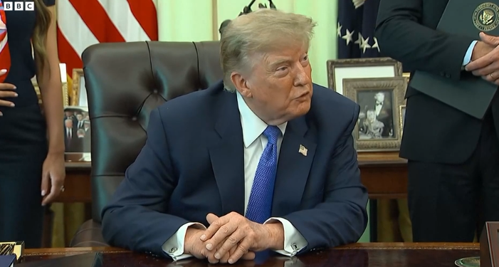 Trump firmos urdhrin për më pak vaksina për fëmijët