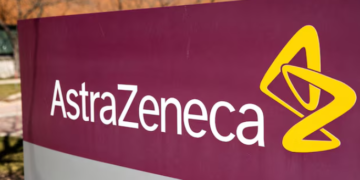 AstraZeneca pëson një tjetër goditje, ndalon provën e ilaçit për kancerin e mushkërive