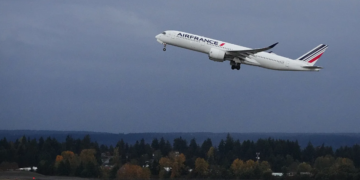 Ish-stjuardesa e Air France fiton gjyqin historik, kanceri i njihet si sëmundje profesionale