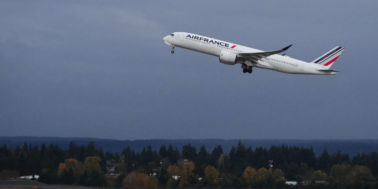 Ish-stjuardesa e Air France fiton gjyqin historik, kanceri i njihet si sëmundje profesionale
