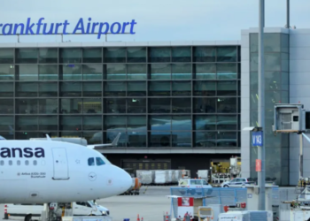 Dy punonjës të aeroportit në Gjermani humbin jetën nga malaria pas “mbërritjes së mushkonjave” me avion