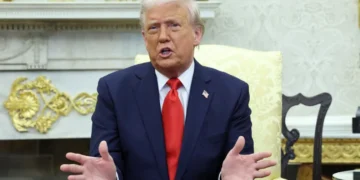 Tregjet mbi “gjemba”, Trump njofton “D-Day Ekonomik” ndaj Iranit, fokusi te Kina