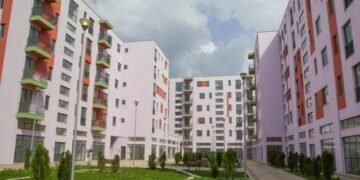 Ndryshon ligji për Strehimin Social: Shteti garanton deri në 30% të kredisë për shtëpi, parashikohen 4,100 familje përfituese