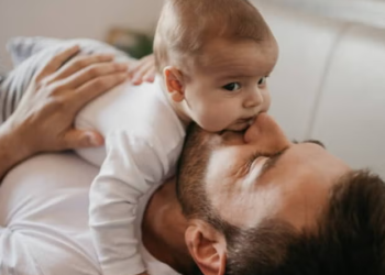 Studimi zbulon ndikimin që ka aroma e truipit të babait tek i porsalinduri