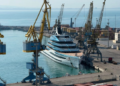 Superjahti “MY Deep Blue” ndalon në Portin e Durrësit