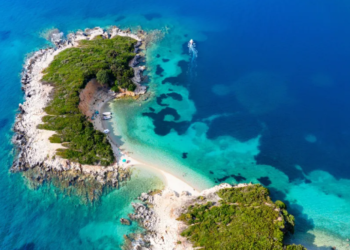 “The Sun”: Pse Shqipëria është destinacioni turistik me rritjen më të shpejtë në Europë? Plazhe si në Maldive dhe pushime super të lira