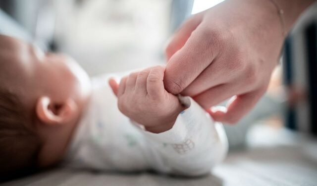 11 qarqe nuk bëjnë sa Tirana: Shifra shqetësuese mbi lindjet dhe vdekjet në Shqipëri