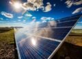Energjia diellore po mban në këmbë rrjetin e Europës gjatë vapës, por problemi nis pas perëndimit
