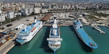 Anijet tregtare nën kontroll për ndotjen, gjoba deri në 4 milionë lekë dhe ndalim në porte
