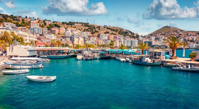 “Travel off Path”: Shqipëria fiton terren në Mesdhe, Saranda kryeson bumin turistik