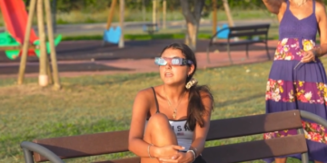 Si të mbroni sytë kur të shihni eklipsin?