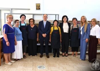 Presidenti Begaj viziton Përmetin, vlerëson zhvillimin e turizmit dhe investimet lokale