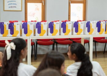 Rrugëtimi drejt dijes nis me mbështetje, One Albania pranë 100 fëmijëve pa kujdes prindëror të Fshatit SOS