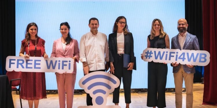 Vodafone Albania lidh me Wi-Fi falas 61 bashki, përmes projektit europian WiFi4WB