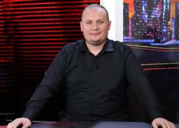U përmend në përgjimet që nxorri Ahmetaj, gazetari Julian Hoxhaj në rrezik