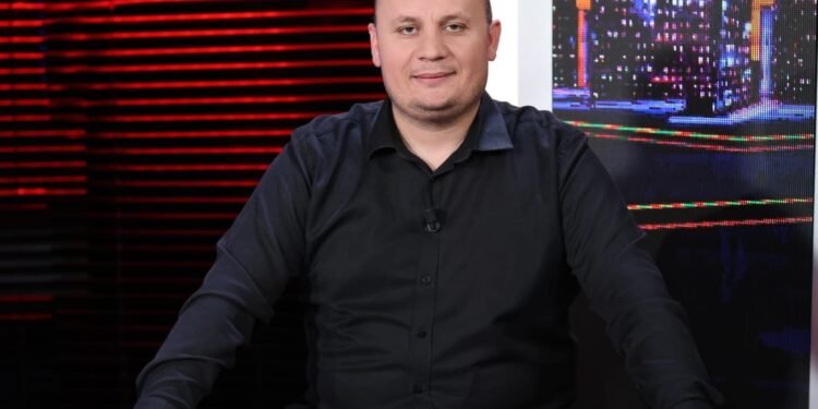 U përmend në përgjimet që nxorri Ahmetaj, gazetari Julian Hoxhaj në rrezik