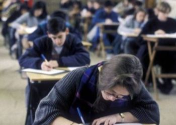 PISA/ Shqipëria përmirësohet në matematikë dhe shkencë, por performanca e nxënësve shqiptarë ende nën mesataren